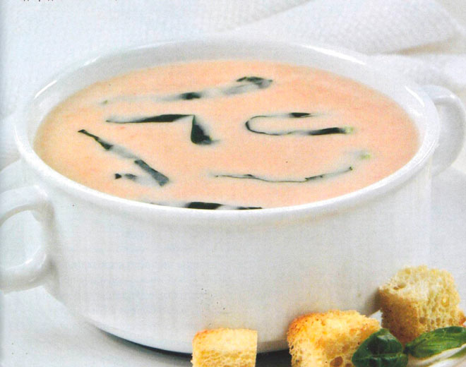 Рецепт Суп пюре картофельный с гренками, помидорами и шпинатом фото