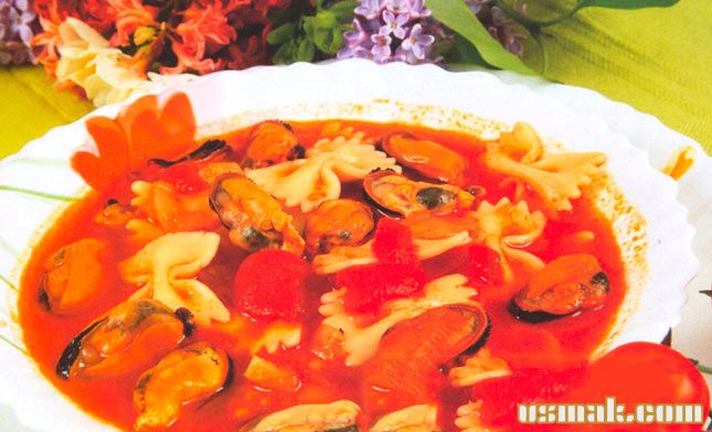 Рецепт Итальянский томатный суп с мидиями фото