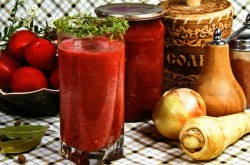 Острый томатный напиток