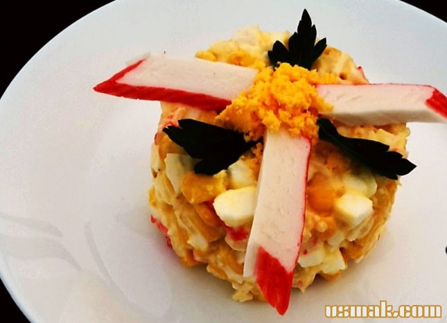 Рецепт Салат с крабовыми палочками и рисом классический фото