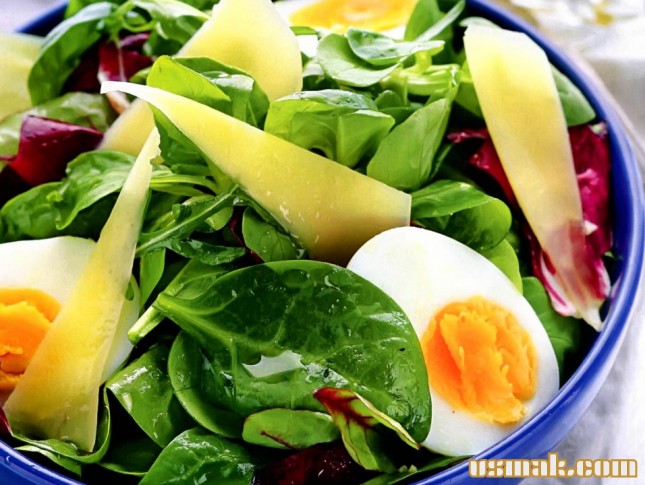 Рецепт Зеленый салат с яйцами и сыром