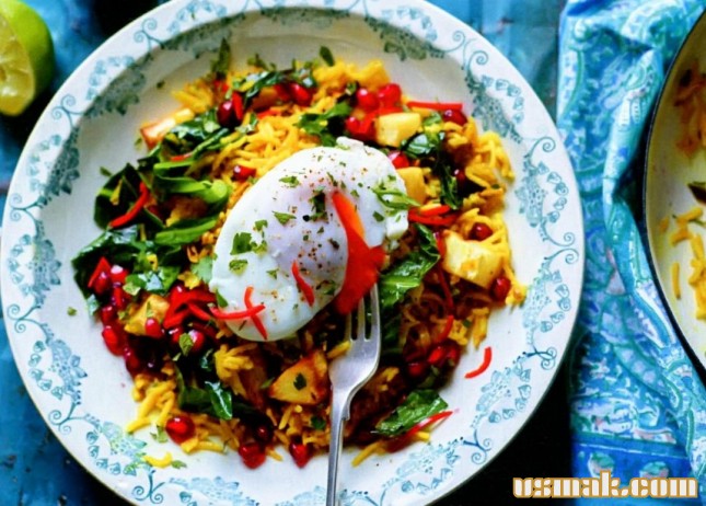 Рецепт Пряный вегетарианский рис с яйцом-пашот фото